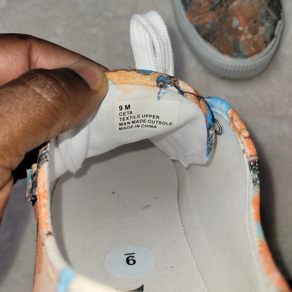 Hurley Tennis Shoes - Picture 4 of 4